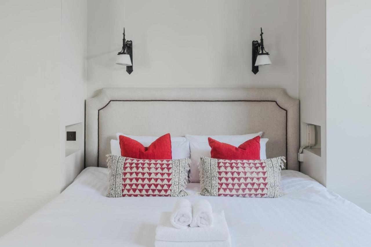 A Chelsea Retreat - 2 Bedroom With Garden And Parking Лондон Экстерьер фото
