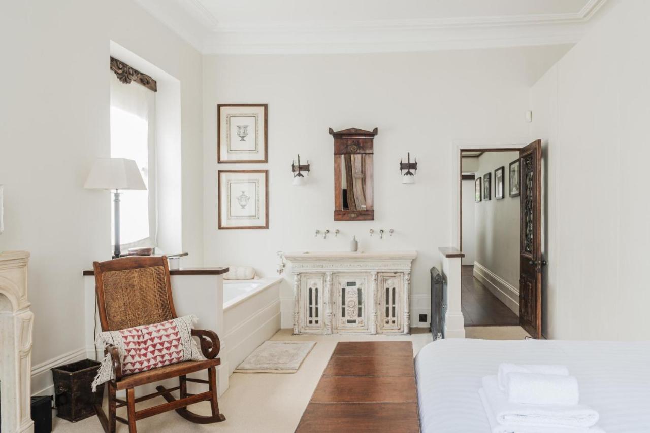 A Chelsea Retreat - 2 Bedroom With Garden And Parking Лондон Экстерьер фото