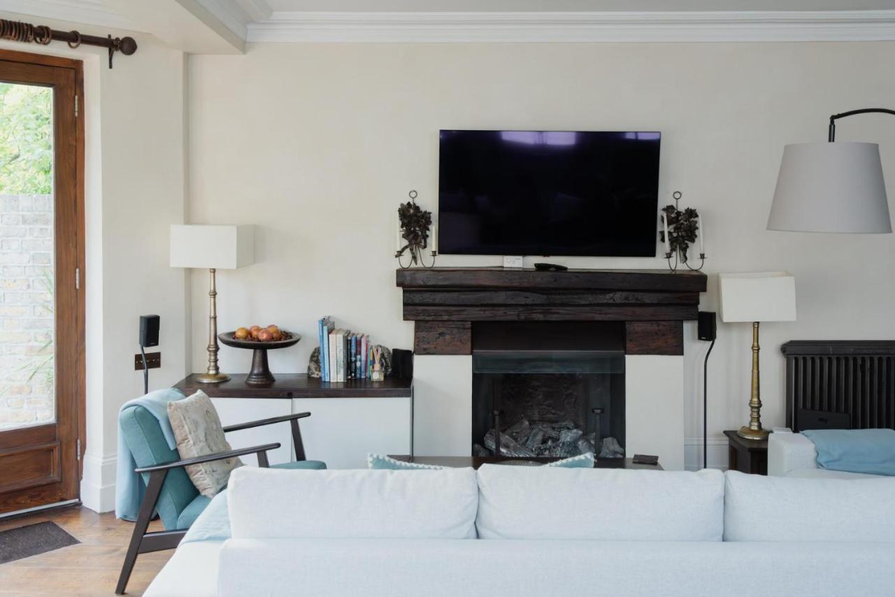 A Chelsea Retreat - 2 Bedroom With Garden And Parking Лондон Экстерьер фото